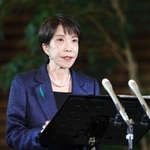 　オンライン会合後に記者団の取材に応じる高市首相＝１５日午後、首相官邸