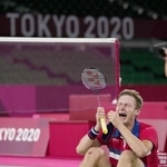 　東京五輪男子シングルスで金メダルを獲得し号泣するデンマークのアクセルセン＝２０２１年８月、武蔵野の森総合スポーツプラザ