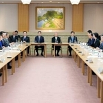 　衆院議長公邸で開かれた皇族数確保に関する全体会議＝１５日午後