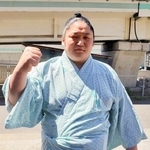 　大相撲春巡業に合流した藤青雲＝１６日、横浜市