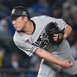 　５回から登板し、２回を無失点と好投したロッテ・八木＝ＺＯＺＯマリン