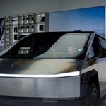 　米テスラのピックアップトラック「サイバートラック」＝２０２５年１月、ニューヨーク（ロイター＝共同）