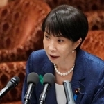 　衆院内閣委で答弁する高市首相＝１７日午前