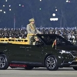 　３月、ミャンマーの首都ネピドーで開かれた国軍記念日の式典に出席した軍事政権トップのミンアウンフライン国軍総司令官（当時）