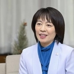　インタビューに答える広島県の横田美香知事