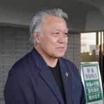 　取材に応じる日本サッカー協会の田嶋幸三名誉会長＝１７日、広島市