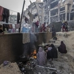 　イスラエルの攻撃で破壊されたガザの街並み＝１４日（ゲッティ＝共同）