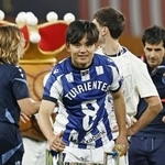 　スペイン国王杯で優勝し、喜ぶレアル・ソシエダードの久保＝セビリア（共同）