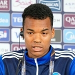 　準決勝のアルアハリ戦を前に記者会見する町田・望月＝２０日、ジッダ（共同）