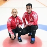 　カーリング混合ダブルス世界選手権に臨む小穴桃里（左）と青木豪（（Ｃ）ＪＣＡ／Ｈ．ＩＤＥ）