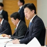 　循環経済に関する関係閣僚会議であいさつする木原官房長官（右）＝２１日午前、首相官邸