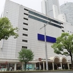 　名鉄百貨店本店が入っていたビル＝２１日午前、名古屋市