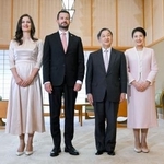 　モンテネグロのミラトビッチ大統領夫妻との会見に臨まれる天皇、皇后両陛下＝２１日午後、皇居・御所（代表撮影）