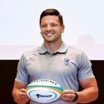 　引退の記者会見で笑顔を見せるラグビー元日本代表のピーター・ラブスカフニ＝２１日、東京都内