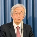 　地震調査委の会合後、記者会見する小原一成委員長＝２１日午後、東京都千代田区