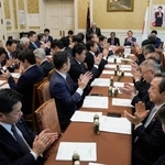 　自民党の参院議員が参加する「憲法改正実現議員連盟」の設立総会＝２２日午前、国会