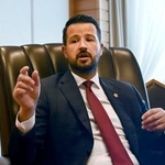 　共同通信のインタビューに応じるモンテネグロのミラトビッチ大統領