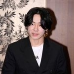 　祝勝会で取材に応じるスノーボード男子ハーフパイプの戸塚優斗＝２２日午後、東京都千代田区