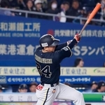 　５回オリックス無死一、三塁、紅林が左中間に勝ち越し３ランを放つ＝ＺＯＺＯマリン