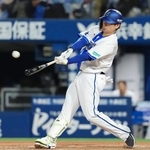 　３回ＤｅＮＡ無死、佐野が右越えに本塁打を放つ＝横浜