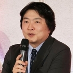 　２２日、ベルリン・ドイツ交響楽団の首席指揮者兼芸術監督就任を前に記者会見する山田和樹さん＝ベルリン（共同）