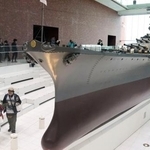 　リニューアルオープンした大和ミュージアムに展示されている戦艦「大和」の１０分の１模型＝２３日午前、広島県呉市