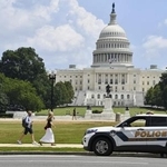 　米連邦議会議事堂前＝ワシントン（共同）