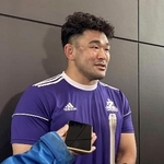 　ラグビーのリーグワンで新たに適用される選手登録規定について、取材に応じる神戸の具智元＝２３日、神戸市内