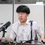 　記者会見する「統一教会２世清算連絡会」設立の呼びかけ人、野浪行彦さん＝２３日午後、東京・霞が関の司法記者クラブ