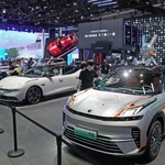 　開幕した「北京国際モーターショー」＝２４日、北京（共同）