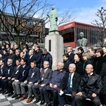 　松尾伝蔵大佐をしのぶ献花祭＝３月、福井市