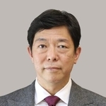　荒井優氏