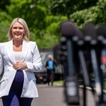 　レビット米大統領報道官＝２４日、ワシントン（ＡＰ＝共同）