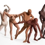 　米メトロポリタン美術館が収蔵、展示するＳＯＭＡＲＴＡの無縫製ニット「スキンシリーズ」（ＳＩＮＹＡ　ＫＥＩＴＡ／ＲＯＬＬＵＰｓｔｕｄｉｏ、ＳＯＭＡ　ＤＥＳＩＧＮ提供、共同）