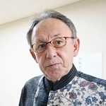 　米軍普天間飛行場返還について取材に応じる沖縄県の玉城デニー知事＝２７日午前、沖縄県庁