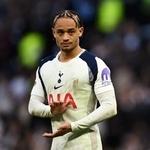 　オランダ代表ＭＦのシモンズ＝１８日、ロンドン（ロイター＝共同）