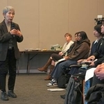 　米ニューヨークの大学で開かれたイベントで話す川副忠子さん＝２７日（共同）