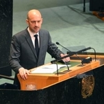 　ＮＰＴ再検討会議で演説するフランスのバロ外相＝２７日、米ニューヨークの国連本部（共同）