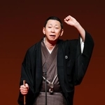 　「公推協杯　全国若手落語家選手権」の第３回予選に参加した春風亭朝枝さん＝２８日夜、東京都品川区