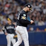 　８回、オリックスに逆転を許したソフトバンクのオスナ＝京セラドーム