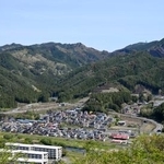 　大規模な山林火災による避難指示の大半が解除されてから一夜明けた岩手県大槌町＝３０日午前