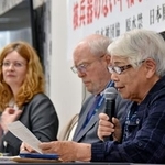 　２９日、米ニューヨークで被爆体験を証言する被団協の浜中紀子さん（共同）