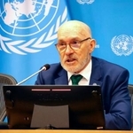 　２９日、米ニューヨークの国連本部で記者会見するＣＴＢＴ機構準備委員会のフロイド事務局長（共同）