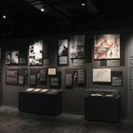 　「旧広島逓信病院外来棟平和資料館」の館内＝３０日午前、広島市中区