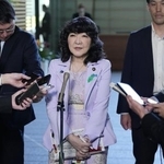 　高市早苗首相と面会後、記者団の取材に応じる片山さつき財務相＝４月２０日、首相官邸