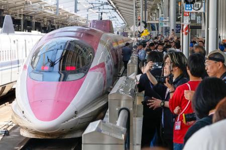JR西、キティ新幹線が運行終了|全国海外|神戸新聞NEXT