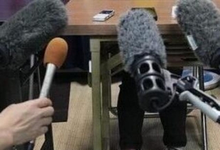 　取材する報道陣（イメージ）