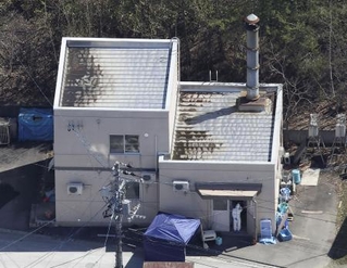 　旭山動物園の焼却炉がある建物＝４月２５日、北海道旭川市