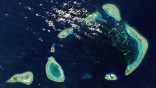 　アンテロープ礁を含むパラセル諸島の一部の衛星画像＝２０１６年１月（ゲッティ＝共同）