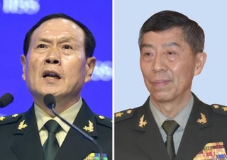 　李尚福前国防相（右）、魏鳳和元国防相
